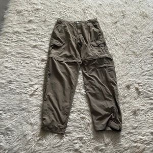 White Sierra convertible pants/shorts.